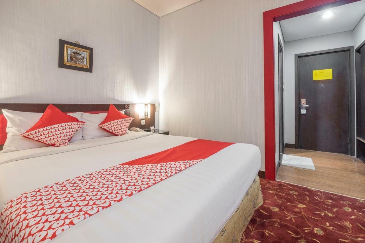 Oyo 821 Dinasti Hotel 2*