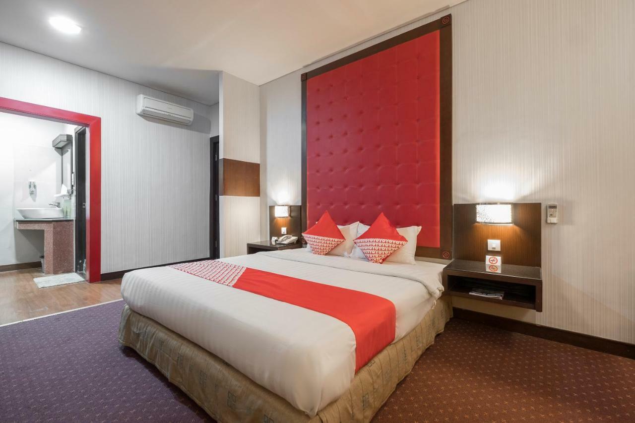 Oyo 821 Dinasti Hotel Makassar