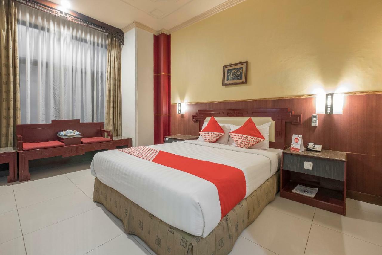 Oyo 821 Dinasti Hotel 2*