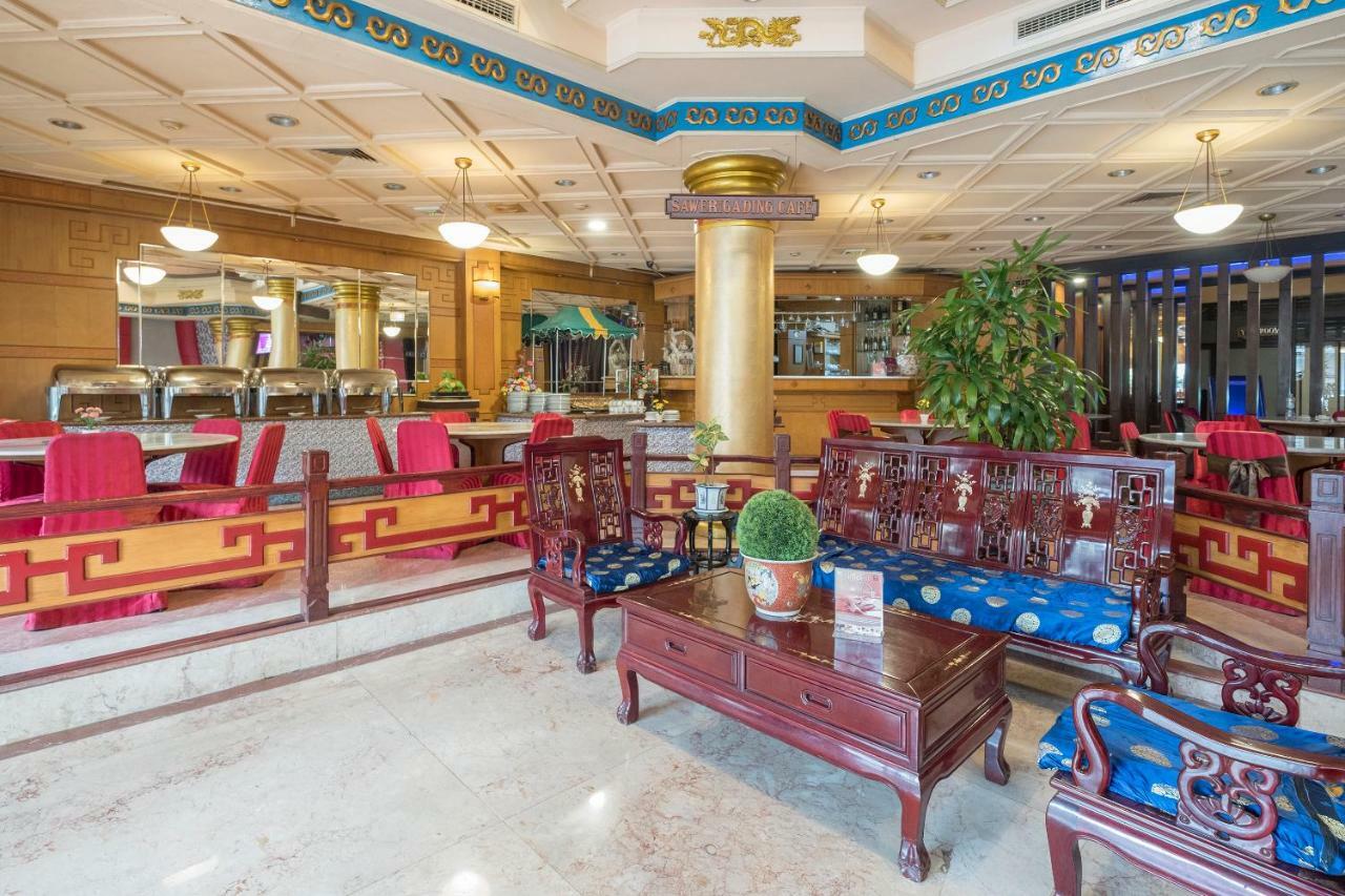 Oyo 821 Dinasti Hotel