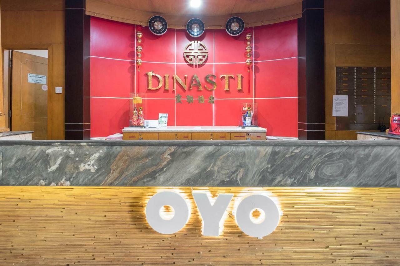 Oyo 821 Dinasti Hotel